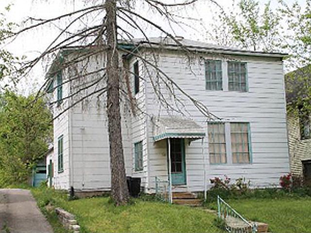 1st image of 135 Washington Ave