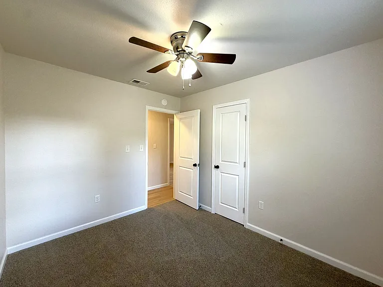 941 Valley Rd — Photo 17