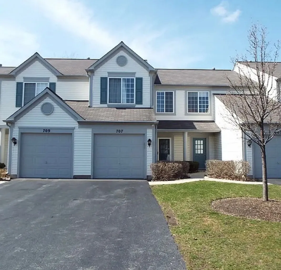 2 bed, 2.5 bath, 1326 sqft, $2,300 — Photo 1