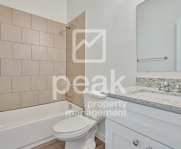 302 Byron St — Photo 10