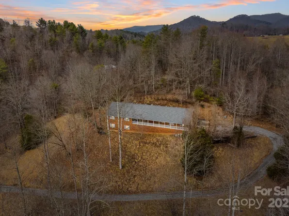 132 Mountain View Hts, Marshall, NC 28753