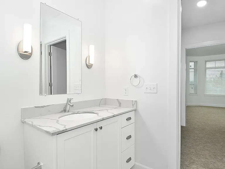 21 Astor — Photo 28