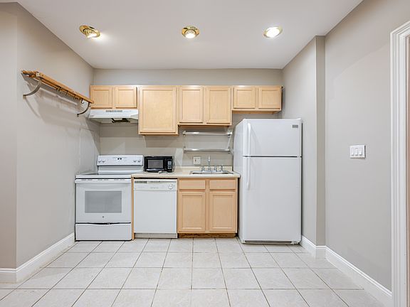 4th image of 76 P St NW Unit B
