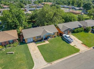 717 SW 4th Pl, Moore, OK 73160