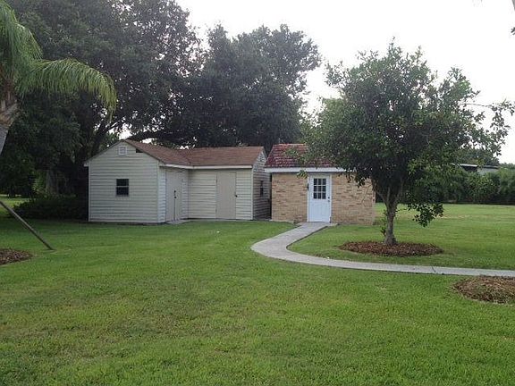 5th image of 2514 S Bayou Dr