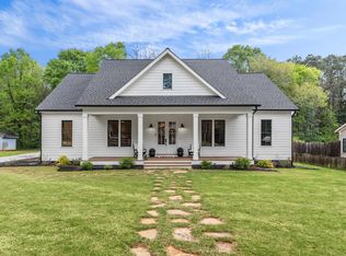 859 College Dr, Madison, GA 30650