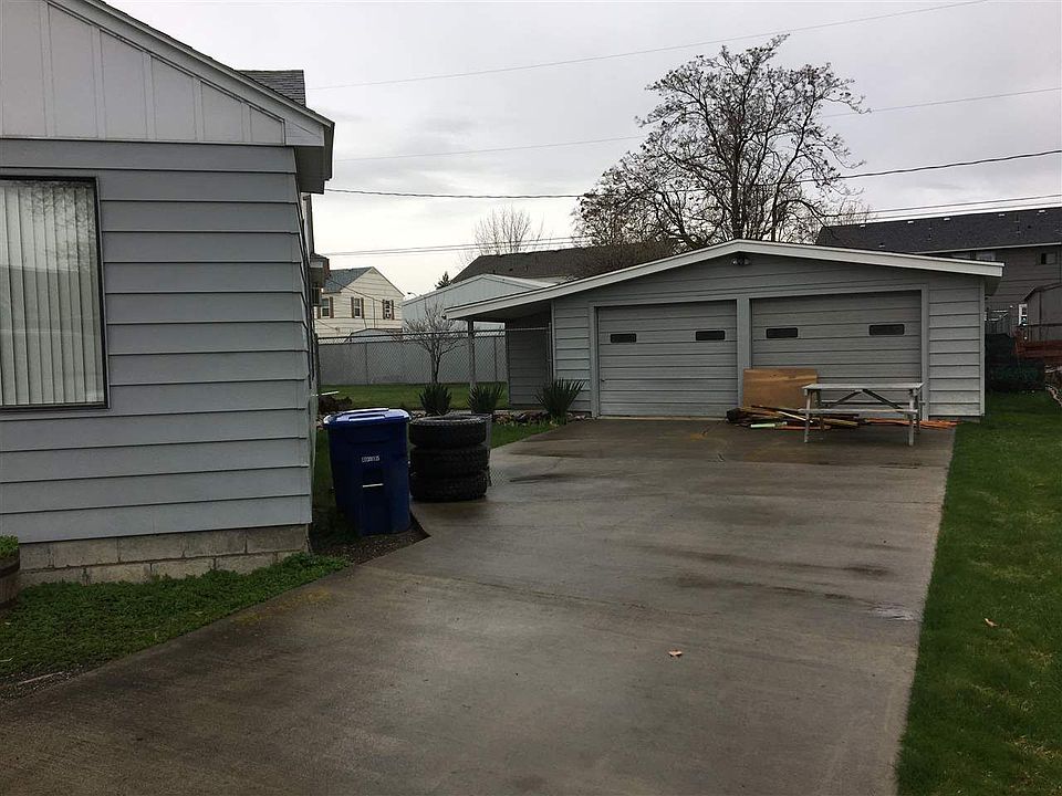 2nd image of 213 Abert Ave