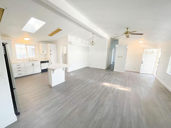 2nd image of 556 Southbay Dr #556