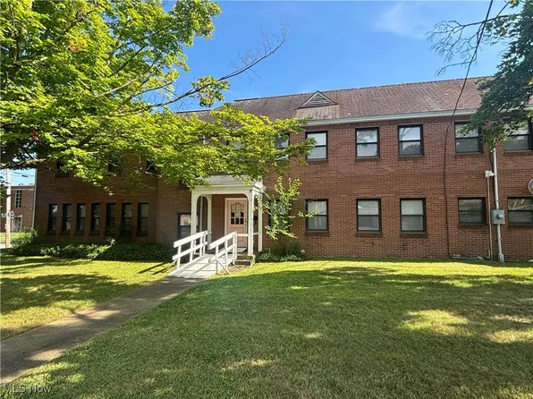 795-796 5th St, Struthers, OH 44471