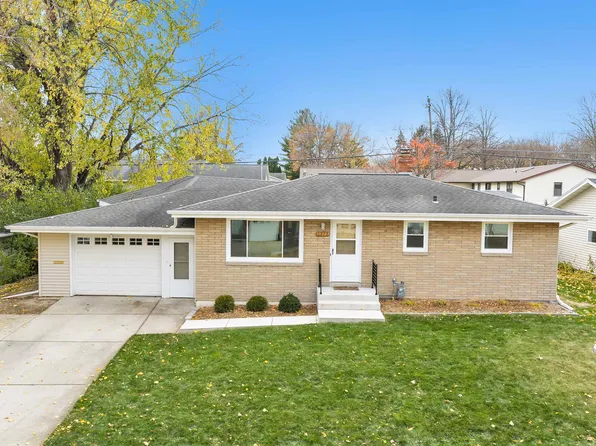 1373 Liberty St, Green Bay, WI 54304