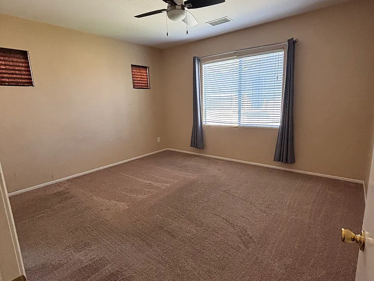4417 Lakeview Ct — Photo 30