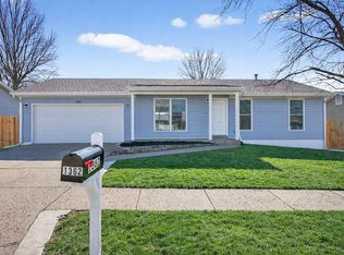 1362 Half Moon Dr, O'Fallon, MO