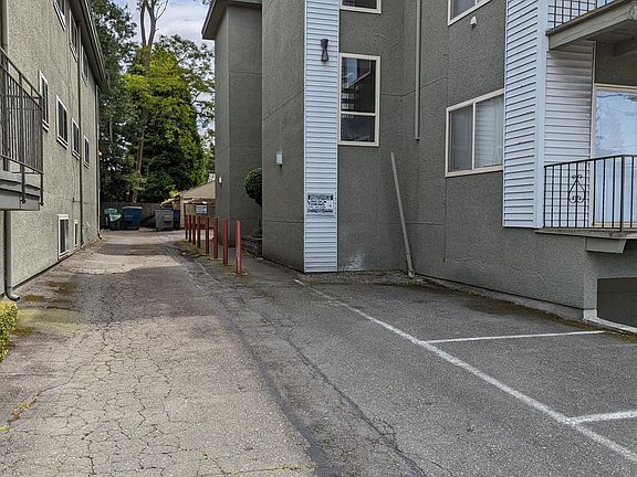 4th image of 11534 Greenwood Ave N APT 201