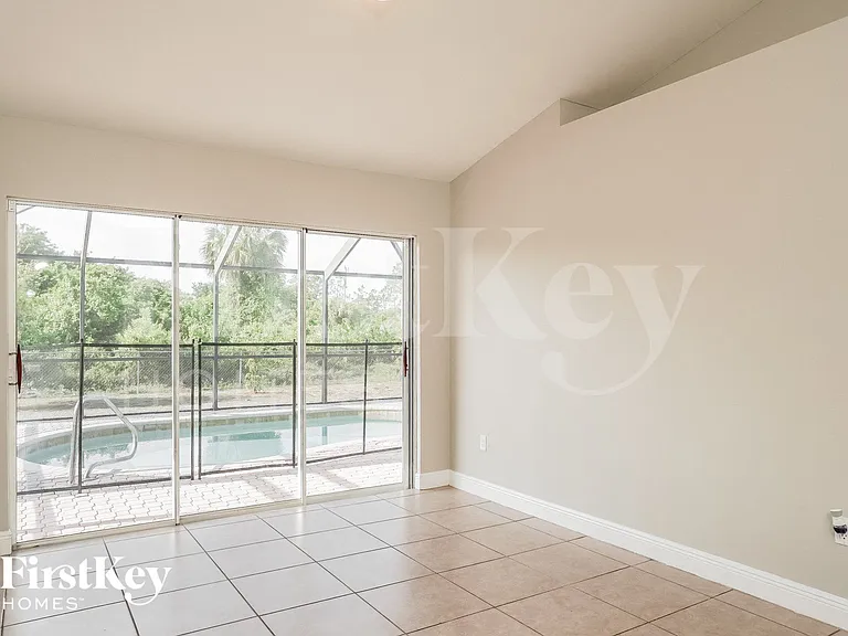 3319 40th St SW — Photo 4