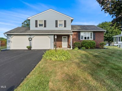 6 Galileo Way, Latham, NY, 12110