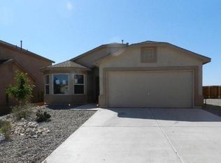 73 Avenida Jardin, Los Lunas, NM 87031