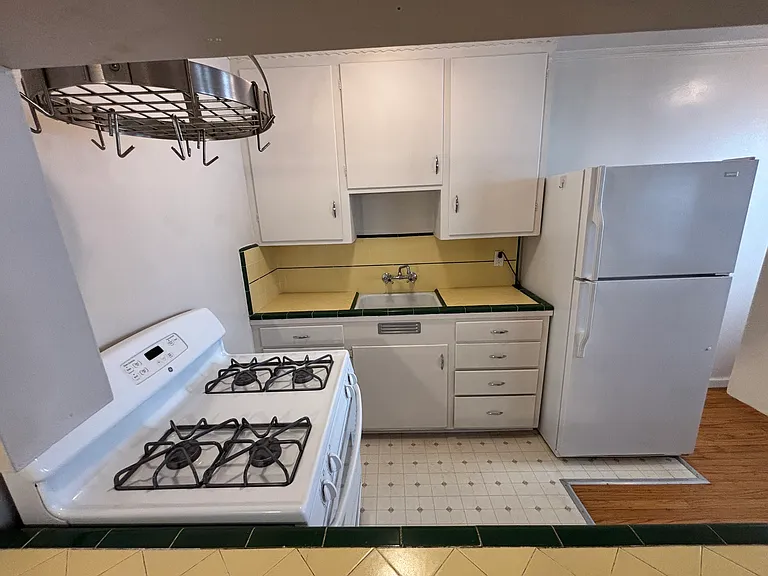 Powell Place — Photo 12