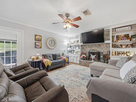 5th image of 908 Pine Dr