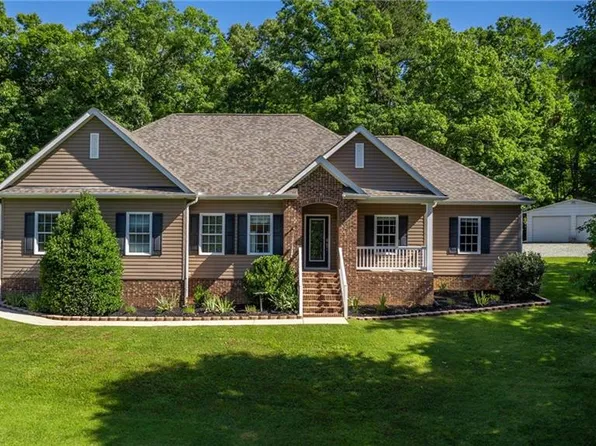 2140 Crystal Spring Ct, Haw River, NC 27258