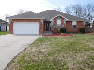 461 S Flint Ave, Bolivar, MO 65613