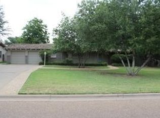 1202 Dallas St, Plainview, TX 79072