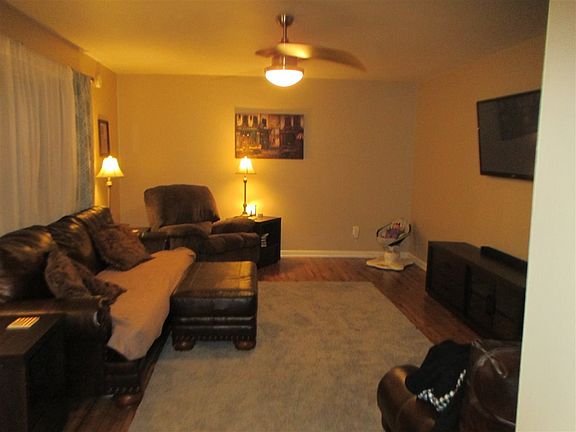 5th image of 2107 Hillside Dr