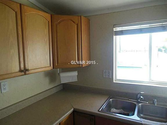 5th image of 3208 Brady Ave
