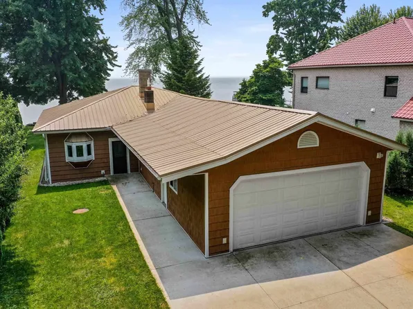 W6905 Firelane #4, Menasha, WI 54952