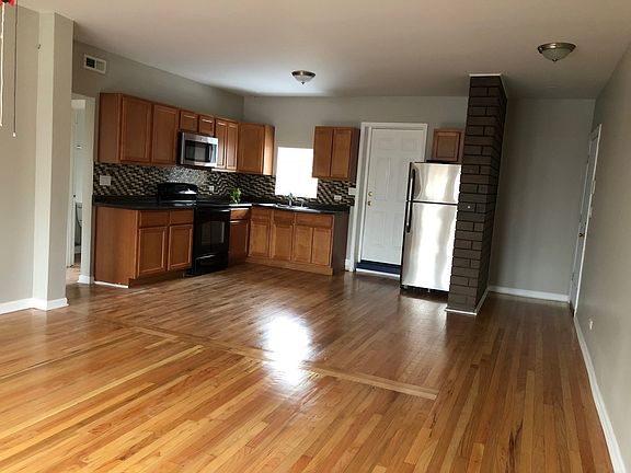 2nd image of 5636 W Diversey Ave Ste 1