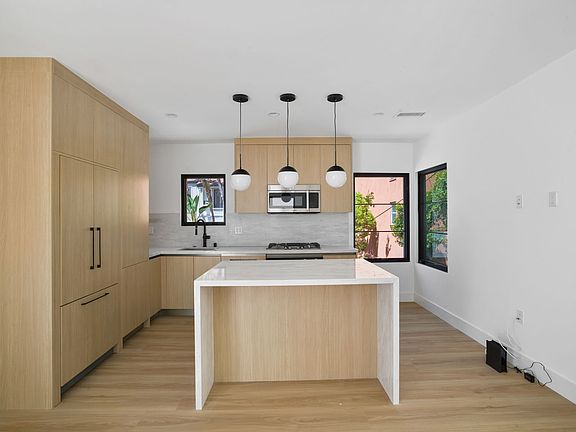 4th image of 149 S Palm Dr #151A