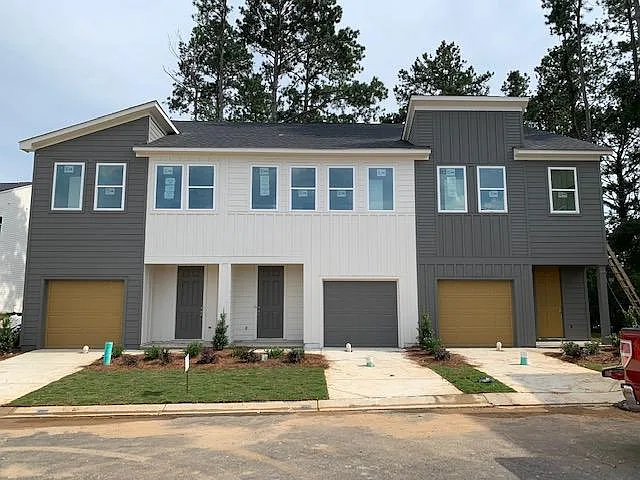 3 bed, 2.5 bath, 1500 sqft, $2,800 — Photo 2