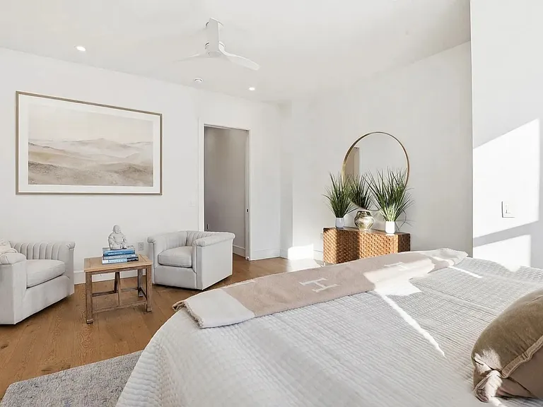 Luxury New Construction Rental Near Starland, SCAD & Ardsley Park with Garage and Private Courtyard — Photo 42