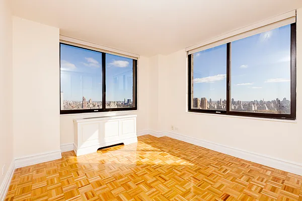 Rented by Mirador Real Estate | media 31