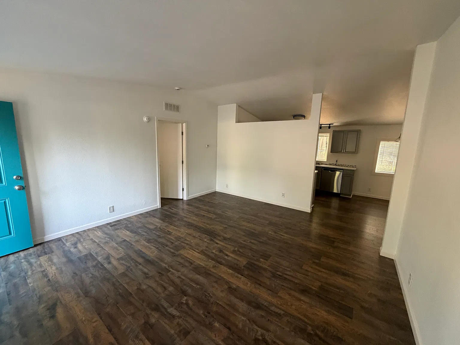 3 bed, 1093 sqft, $1,675 — Photo 4