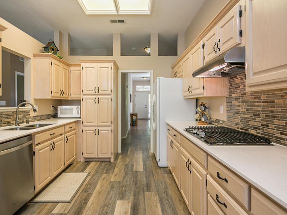 5th image of 8305 Calle Primera NW
