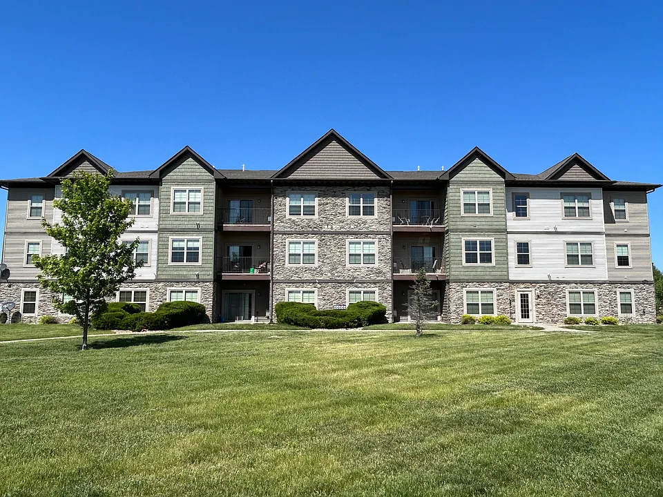 475 Penn Ct #13
