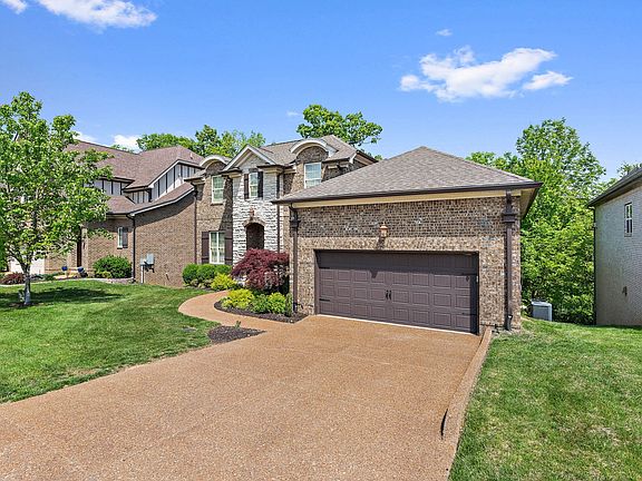 2nd image of 536 Summit Oaks Ct
