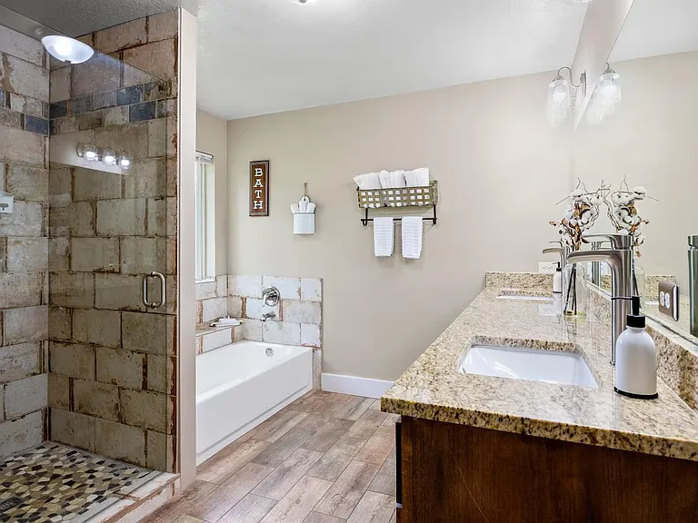801 John Knox Rd — Photo 13