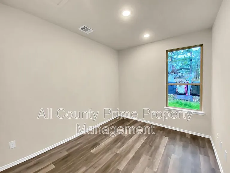 11593 Persimmon St — Photo 8