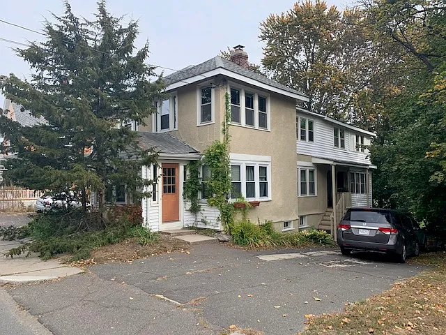 237 Bridge St — Photo 3