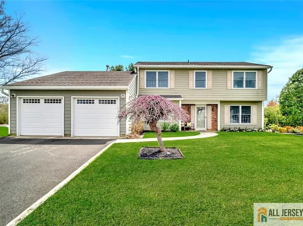 5 Gulick Ln, Plainsboro, NJ 08536