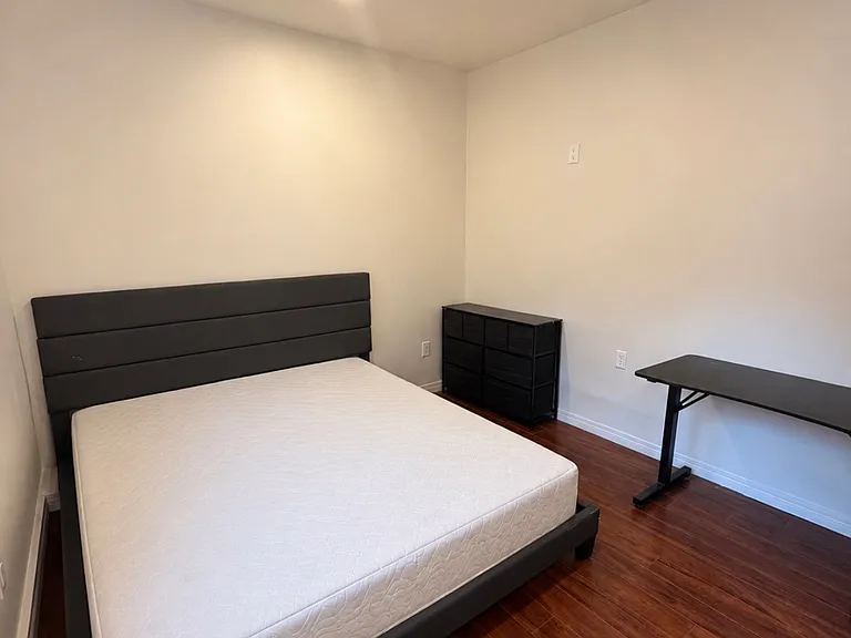 7031 Balcom Ave — Photo 1