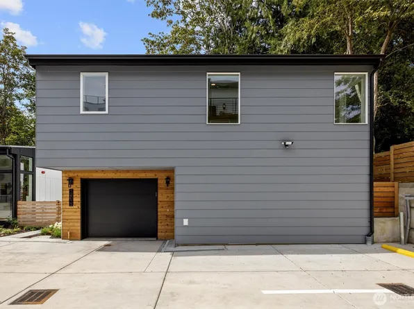 12013 36th Avenue NE, Seattle, WA 98125