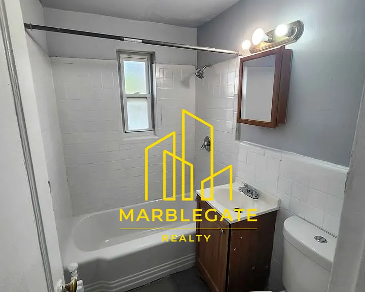 70 Crawford St #11 — Photo 4