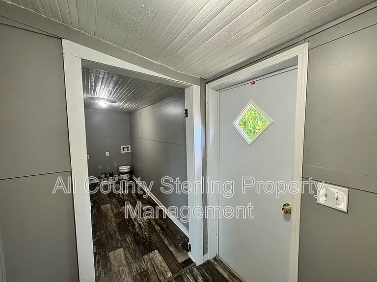 917 NE Aberdeen Ave — Photo 7