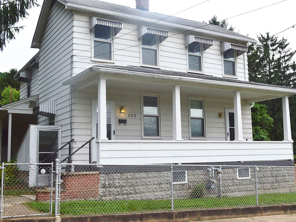 1st image of 209 Walnut Street