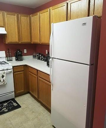 4th image of 6407 Commonwealth Dr #20