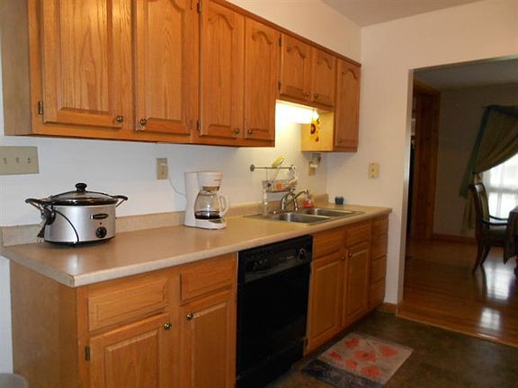 4th image of 411 Brookwood Ave