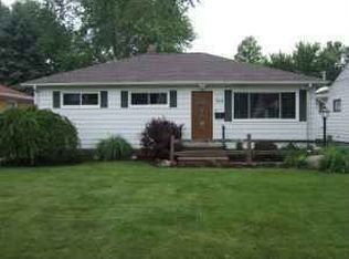 9414 Crestwood Rd, Parma Heights, OH 44130