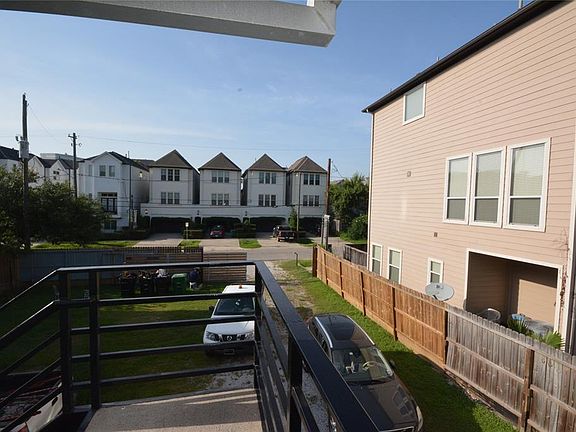 3rd image of 1150 W 25th St #7